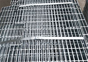 Serrated Type Fabricate Steel Grating