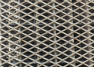 Expanded Mesh Steel Grating